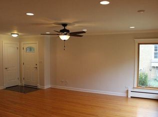 1112 W Miner St, Arlington Heights, IL 60005