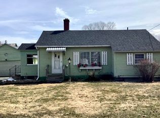 25 Brunswick Ave, Fort Fairfield, ME 04742