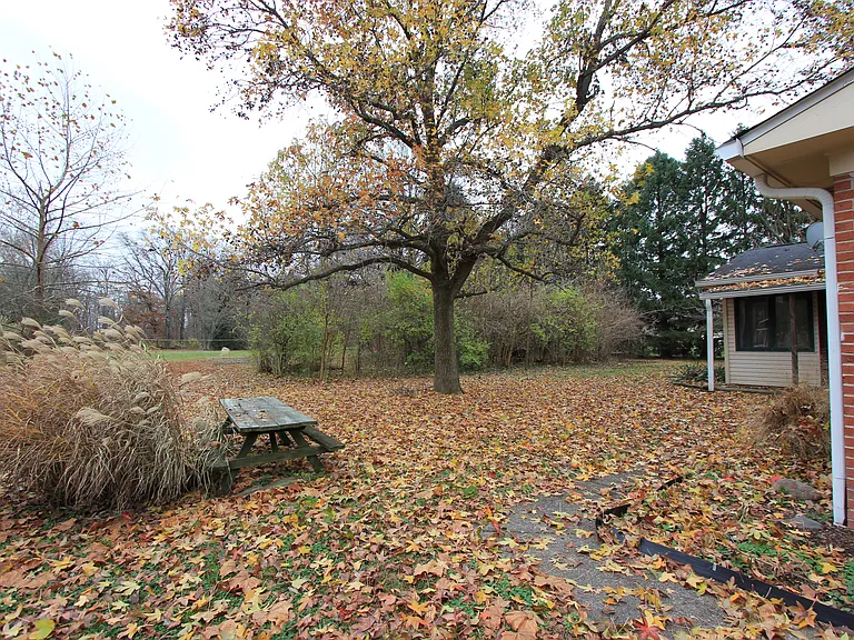 7485 E County Road 400 N — Photo 36