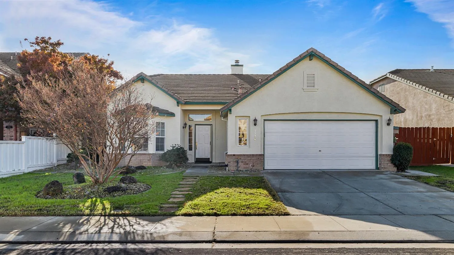 1736 Picadilly Way photo 1