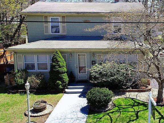 3rd image of 35 Magnolia St