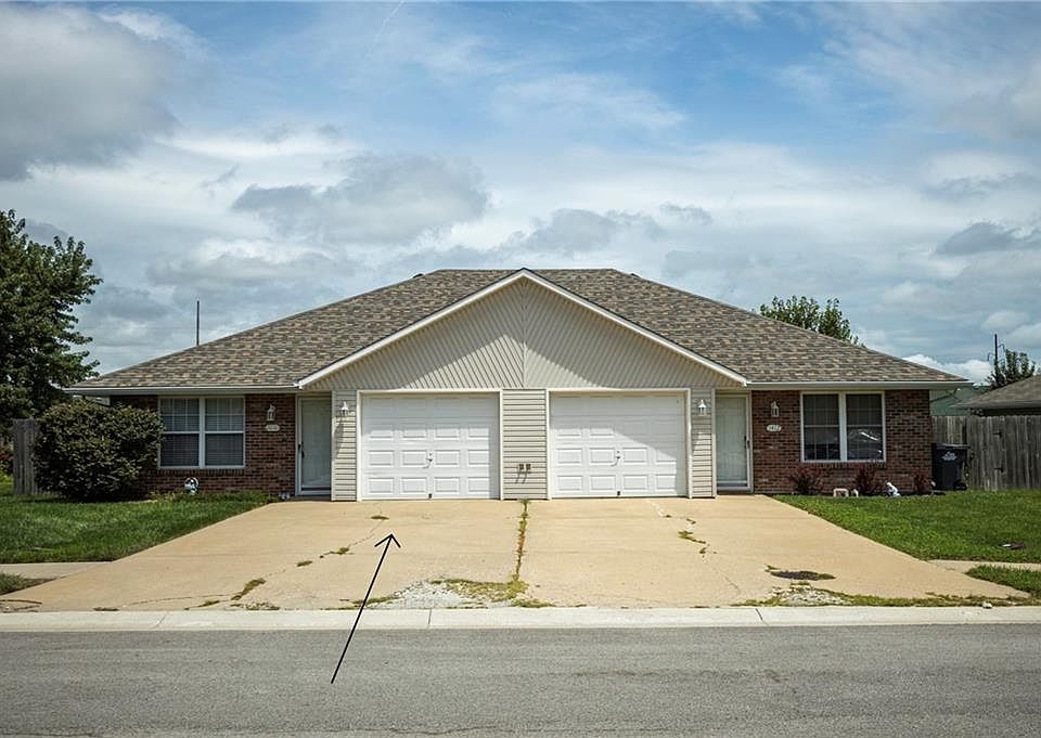1st image of 1414 SW Blue Branch Dr