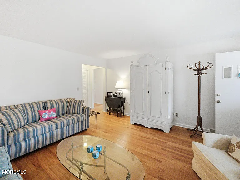 145 Osborne Ave — Photo 5