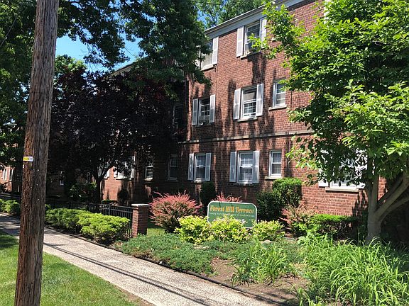 3rd image of 16 Beaumont Pl APT 1C