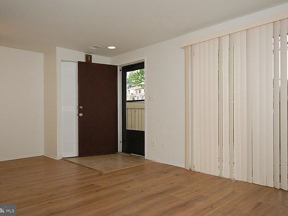 4th image of 9325 Chadburn Pl