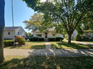 147 W Martin Ln, Milwaukee, WI 53207