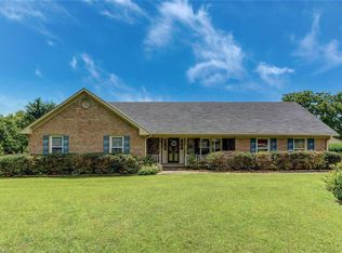 2002 Macon Glen Dr, Pleasant Garden, NC 27313