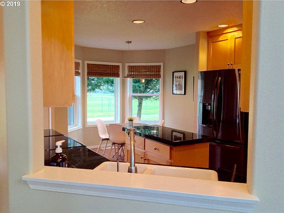 4th image of 22684 Saunders Dr