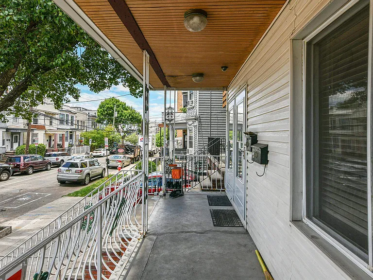 26 Charles St #1 — Photo 32