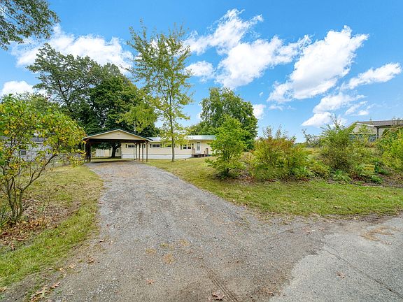 3rd image of 6057 Amberton Dr