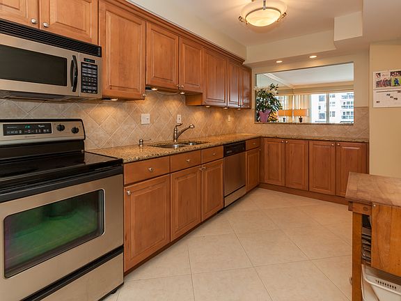 5th image of 3430 Galt Ocean Dr APT 1102