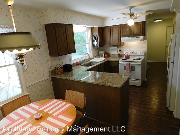 5th image of 9072 Peninsula Dr