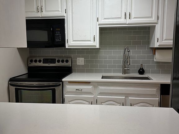 4th image of 35 Nathan Ln N APT 121
