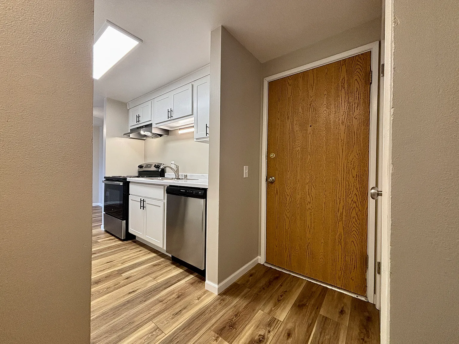 2 bed, 785 sqft, $1,270 — Photo 2