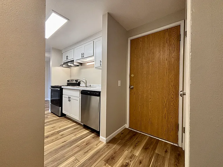 1116 Ann St #8 — Photo 2