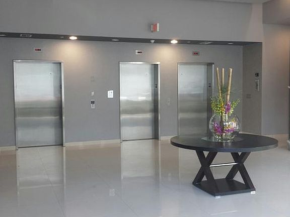 3rd image of 275 NE 18th St APT 1802