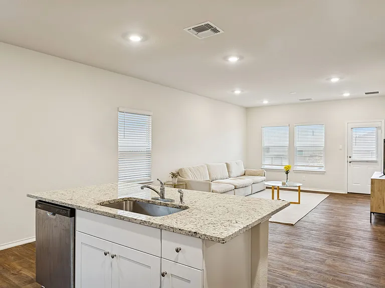 4550 Meerkat Dr — Photo 14