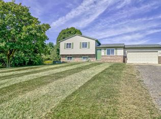 535 N Hacker Rd, Howell, MI 48843