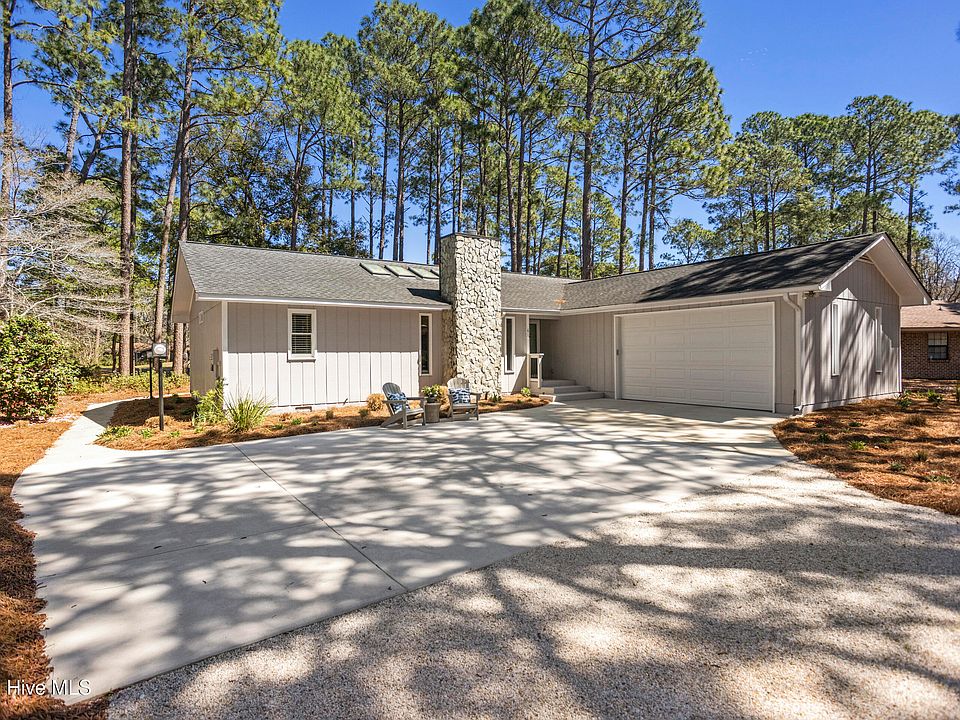 1st image of 4 E Pine Court