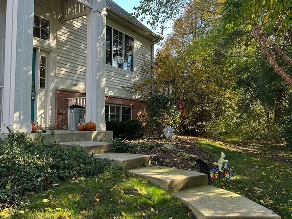 2039 Concord Dr #2039, McHenry, IL 60050