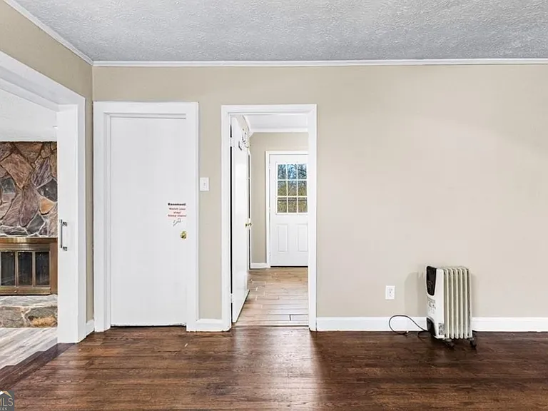 1402 Dewey St — Photo 31