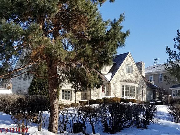 3rd image of 1745 Pinehurst Ave