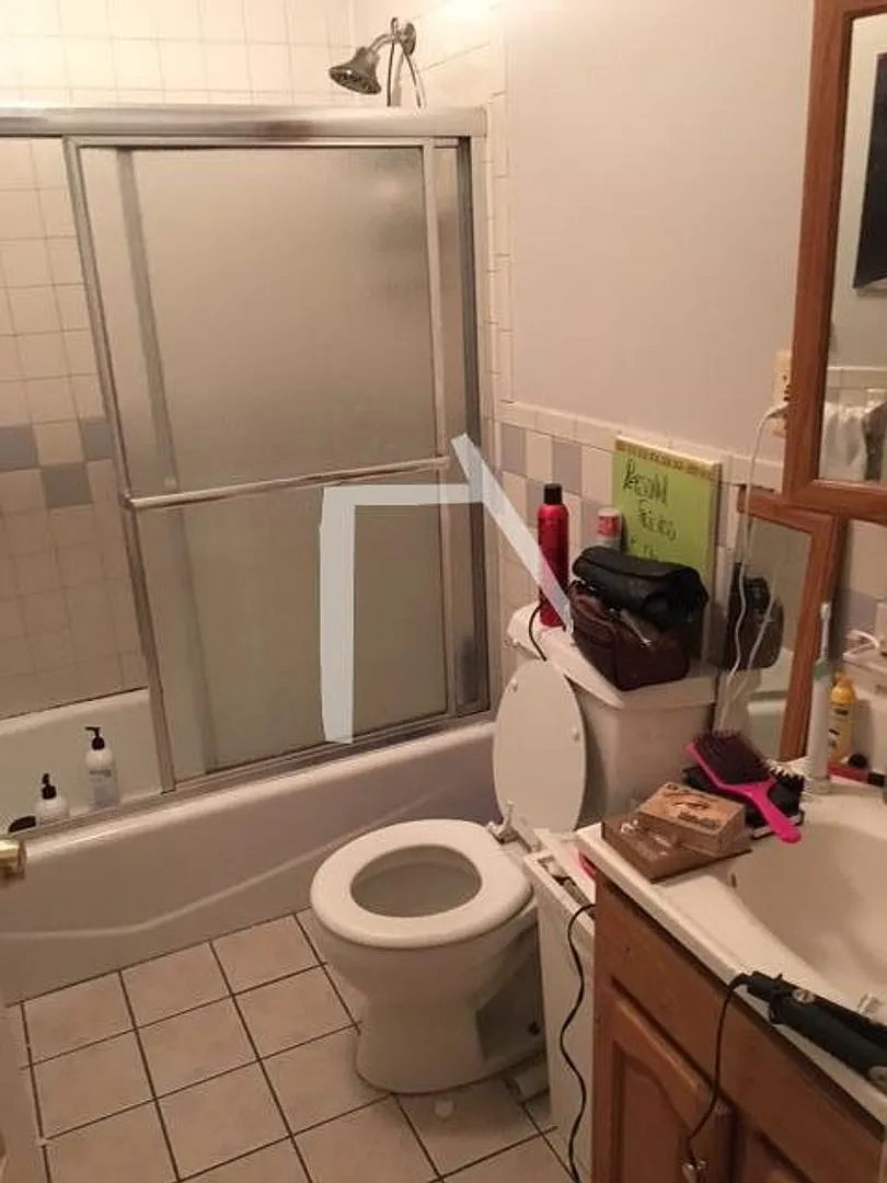 6 bed in Allston — Photo 2