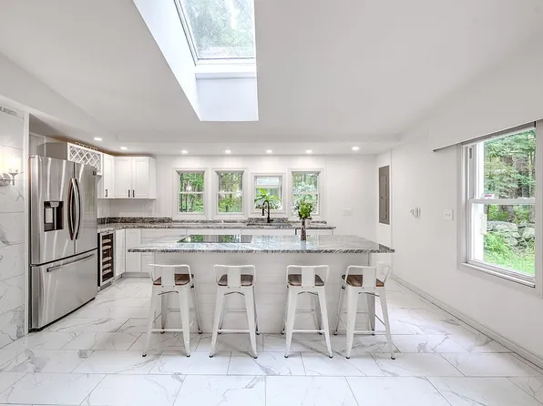 211 Five Mile River Rd, Putnam, CT 06260