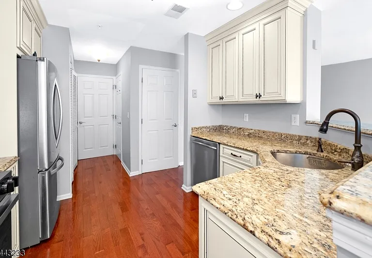 418 Dalton Ct — Photo 27