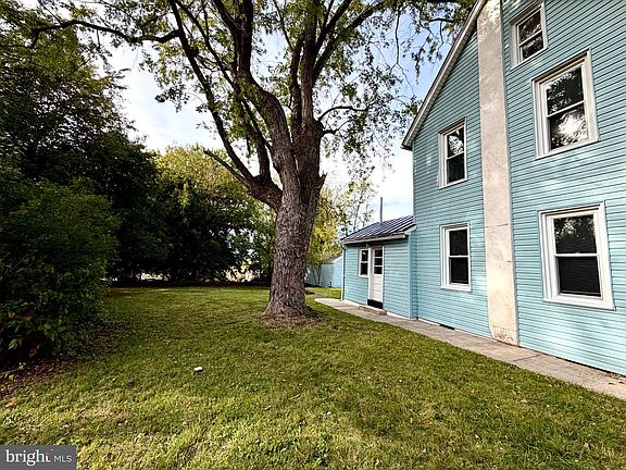 3rd image of 451 N Warren St