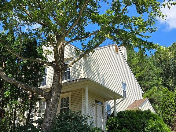 3rd image of 520 Southhampton Ln