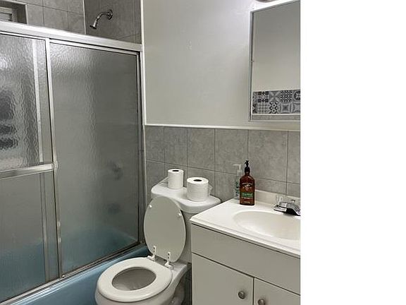 5th image of 9522 126th St Floor 2