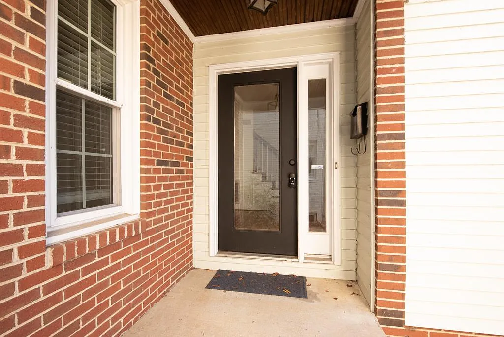 3120 Grove Avenue — Photo 2
