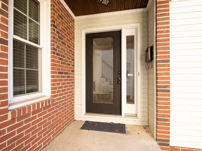 3120 Grove Ave — Photo 2