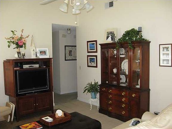 5th image of 3129 Albert Ct