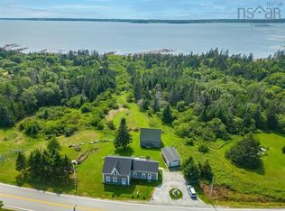 1663 Highway 3, East Pubnico, NS B0W 2A0
