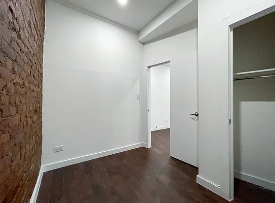 Rented by Kahen Properties | media 17