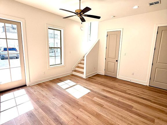 5th image of 211 Steiner Oaks Rd