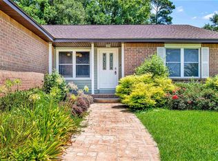 102 Lake Forest Blvd, Daphne, AL 36526