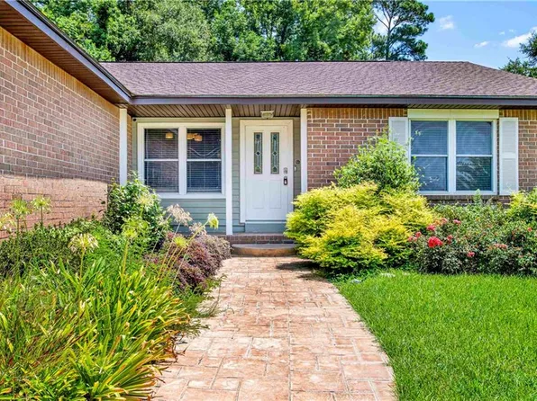 102 Lake Forest Blvd, Daphne, AL 36526