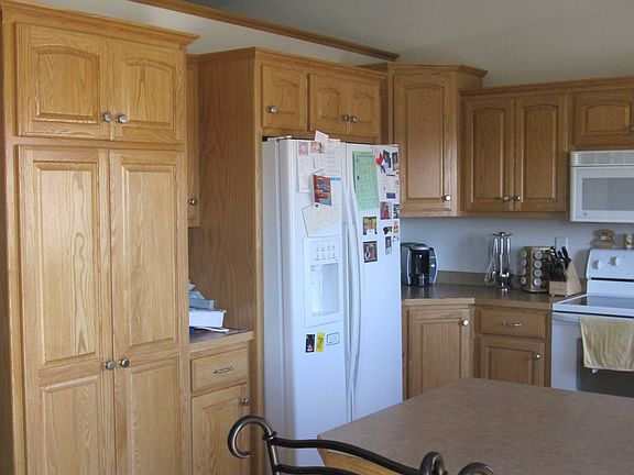 5th image of 745 Wyndemere Dr