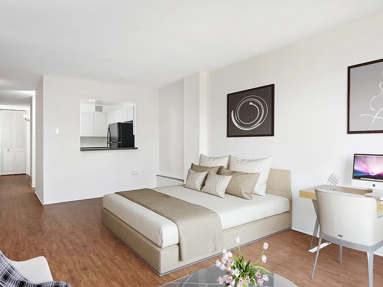 441 W. Oakdale — Photo 12