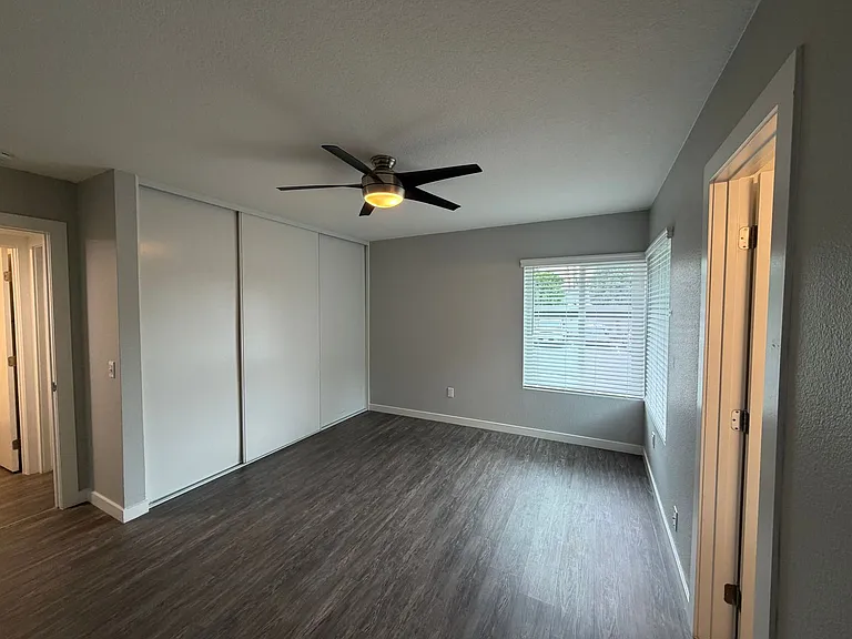 The James Apartments — Photo 100