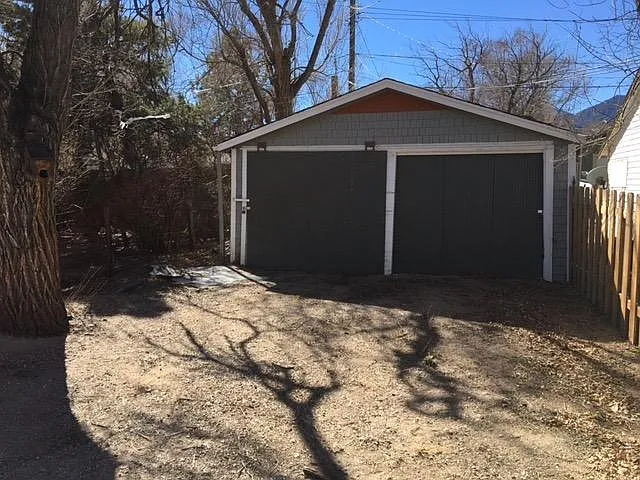 3 bed, 1100 sqft, $1,945 — Photo 4