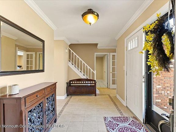 5th image of 26 Patterson Dr