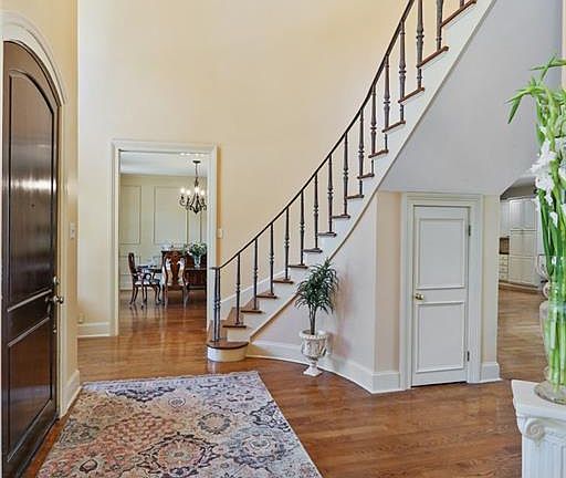 4th image of 3621 Lake Dr