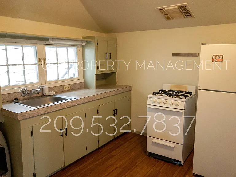 356 Barretta St — Photo 4