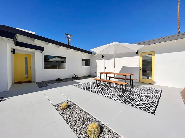 989 S Calle Paul — Photo 3