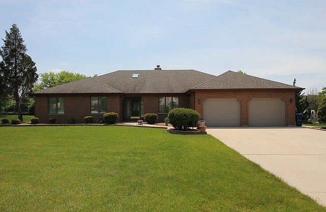 1st image of 1049 Auburn Ln