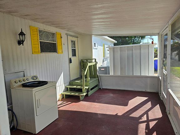 3rd image of 8122 SE Skylark Avenue